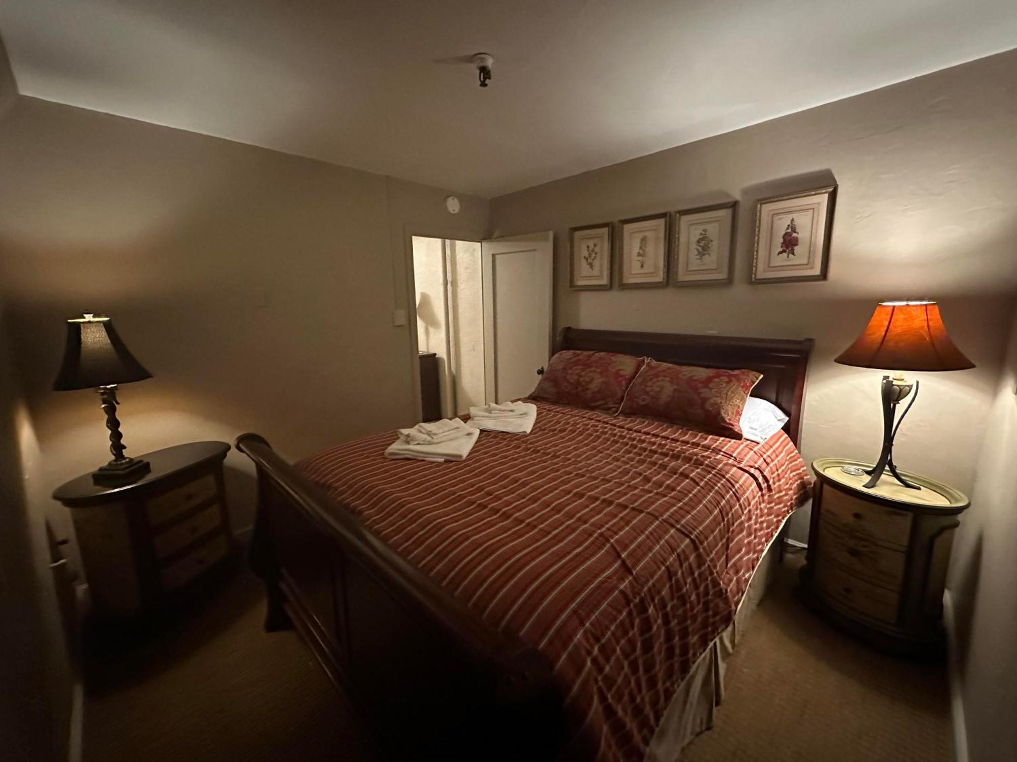 The Oaks B&B Hotel And Spiritual Center Jamestown Eksteriør bilde
